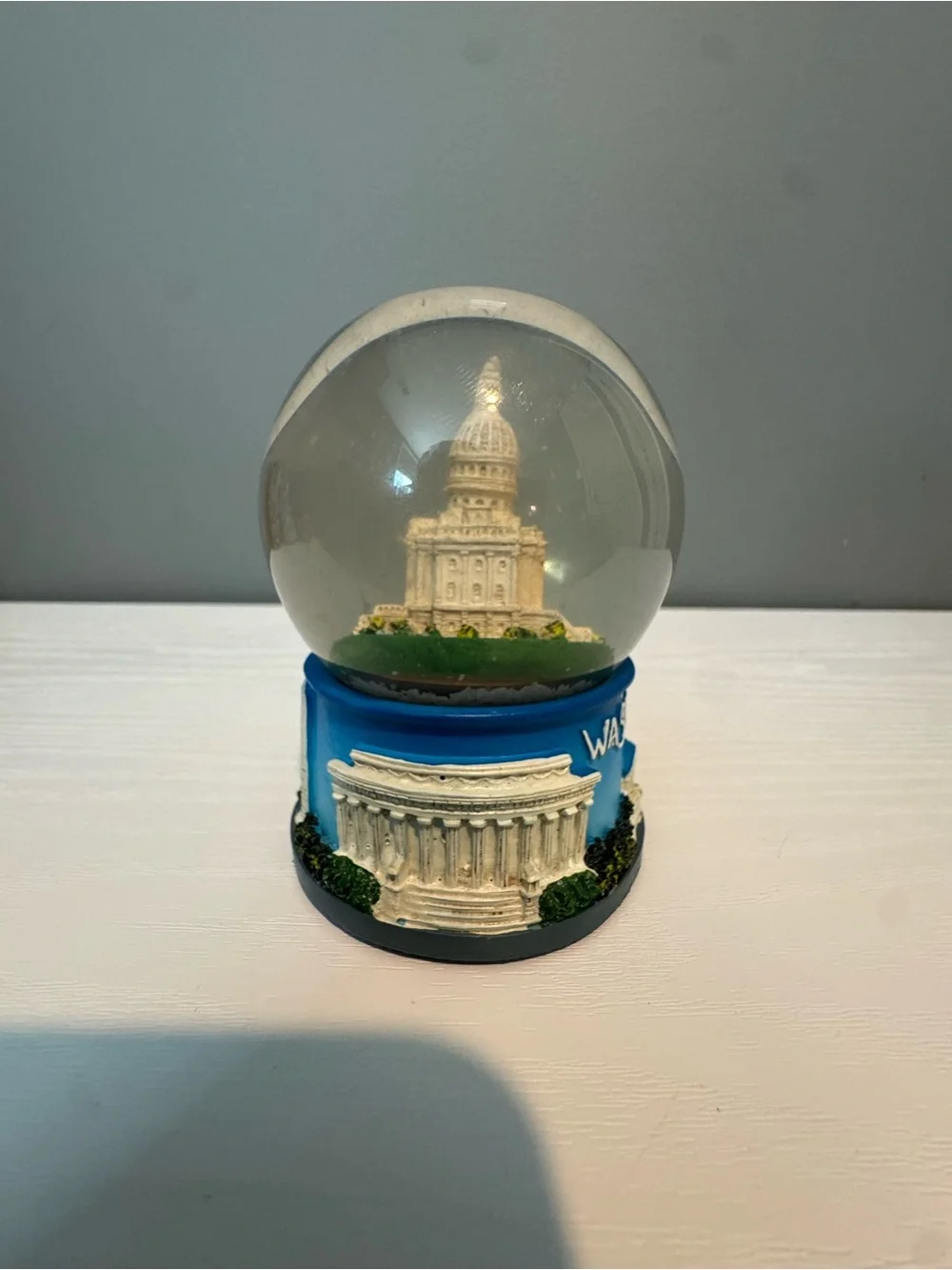 Washington Dome Snow Globe - Blue and Cream Collectible